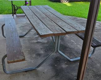 Picnic Table 