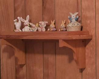 Wooden Shelf - Figurines 