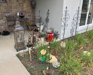 A lot of yard art