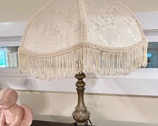 Traditional Brass-Tone Table Lamp