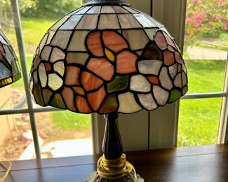 Tiffany-Style Floral Stained Glass Table Lamp