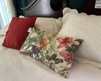 Decorative Pillows 