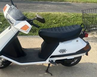 1997 Honda Elite CH80 scooter, only 1700 miles.