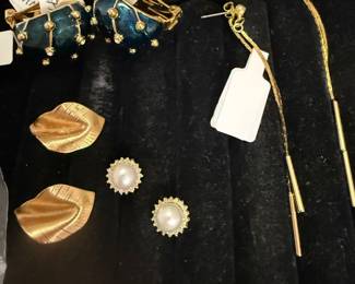 pearl and 14k gold earrings, jackie kennedy earrings