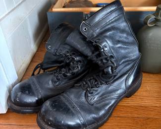 Size 12 Men's U.S. Army Boots 
