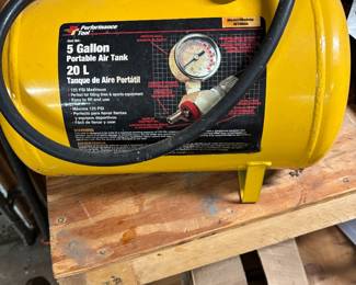 Five gallon portable air tank