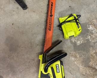 RYOBI hedge clippers w/battery and charger