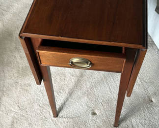 Lot 6: Wooden End Table with Drawer
