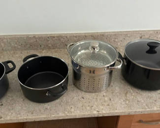 Lot 107: Assorted Cooking Pots and Steamer Pot