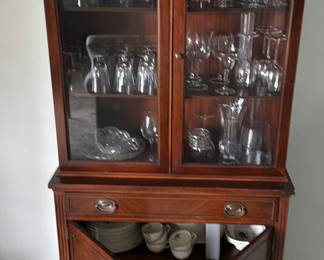 Lot 9: Wood China Cabinet