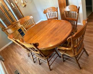 Pulaski Dining Room Table 6 Chairs