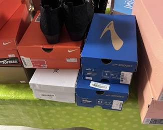 New Never Worn Shoes - Brooks / Nike