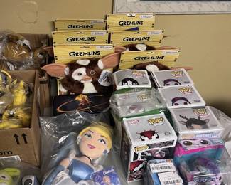 Collectables / Plush and Figurines