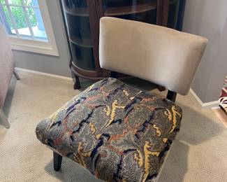 Furniture / Comfortable Chair