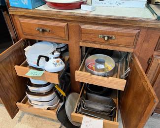 corning ware, pyrex, baking pans