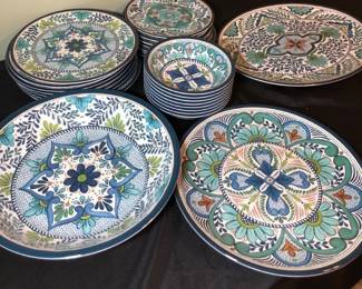Certified International Plasticware 8 Salad Dinner Plates,8 Bowls and Serving bowl and plates