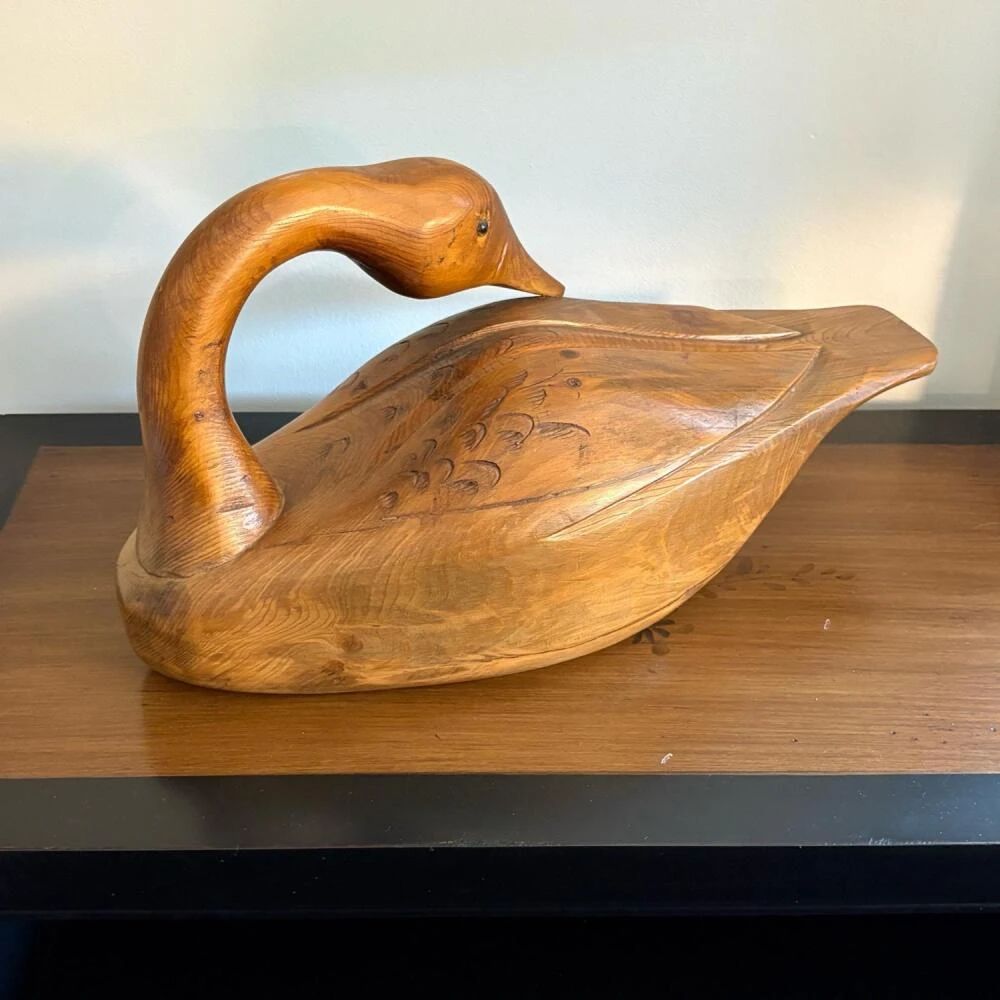 001 carvedwoodenducksculpture