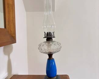 180 vintageglassoillampwithbluebasest