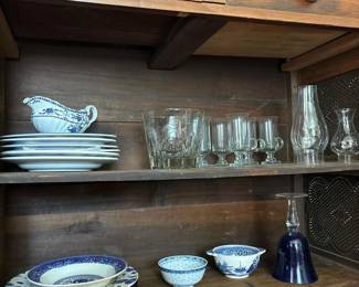 423 mixedlotofvintagedinnerwareandglas