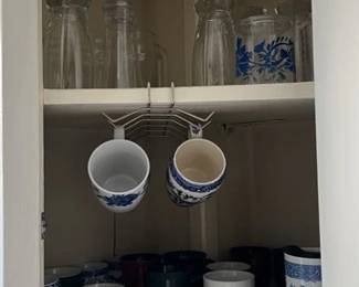 038 blueandwhitewillowpatternceramicmu