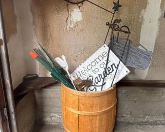 435 gardendecorlotinhalfwhiskeybarrel