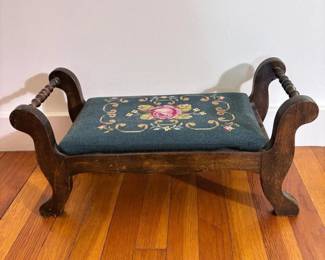 181 vintagewoodenfootstoolwithfloralnee