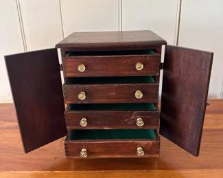 145 vintagewoodenjewelrybox