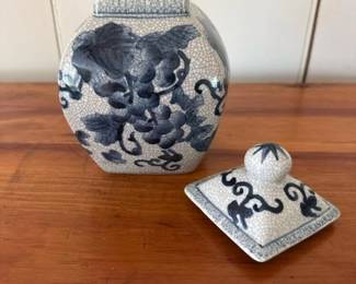 143 bluewhiteceramicgingerjar