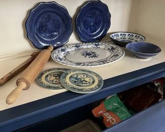 045 assortedblueandwhiteplatesplattert