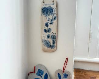 018 threeceramicwallhangings