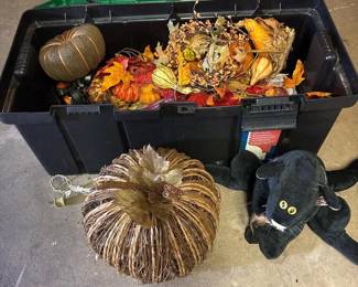 356 halloweenfalldecorlot