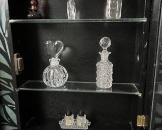 071 vintageperfumebottlesandminioillan