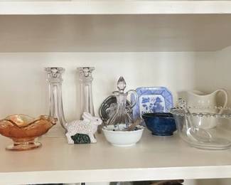 052 decorativeglassandceramicpieceswith