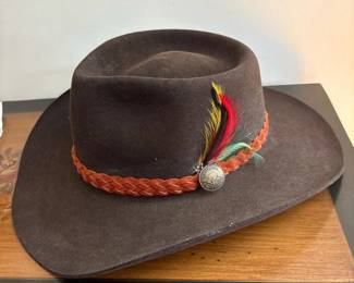 120 vintageakubracattlemanbrownfurfelt