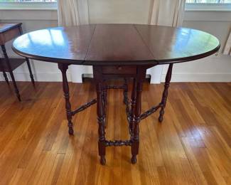 375 antiquestyledropleafgatelegdiningt