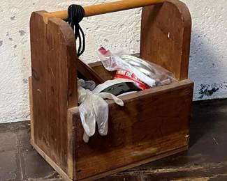 250 woodencaddywithshoecarematerials