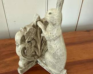 157 rabbitdecorativebookend