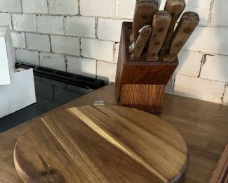 044 chicagocutlerysteakknivesandblockw