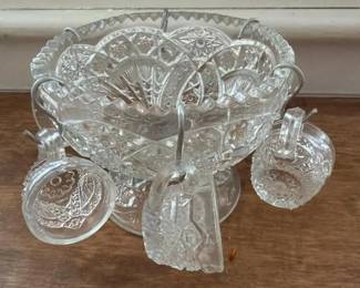 274 miniaturevintagepressedglasspunchbo