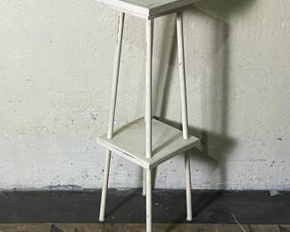 343 vintage2tierwoodenplantstand