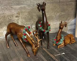 389 trioofglossresinreindeerfigurinesw