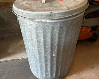395 20gallongalvanizedsteeltrashcanwit
