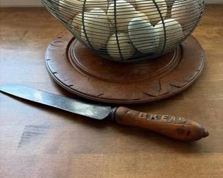 280 vintagewireheneggbasketbreadboarda