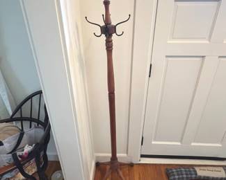080 woodandmetalstandingcoatrackwithr