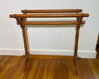 203 traditionalvintagewoodenquiltrack