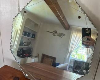 373 vintageoctagonalscallopededgewallmi