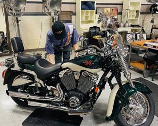 1999 HENDERSON SUPER X, THIS 1999 EXCELSIOR HENDERSON SUPER X CRUISER IS 3448 INITIAL PRODUCTION SERIES. 773 MILES - NEW FUEL PUMP AND GAS TANK RELINED-   THE SERVICE UPDATES  POST PRODUCTION WERE PERFORMED BY MR X IN SAN DIEGO CA