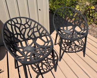 Set of 2 outdoor chairs
