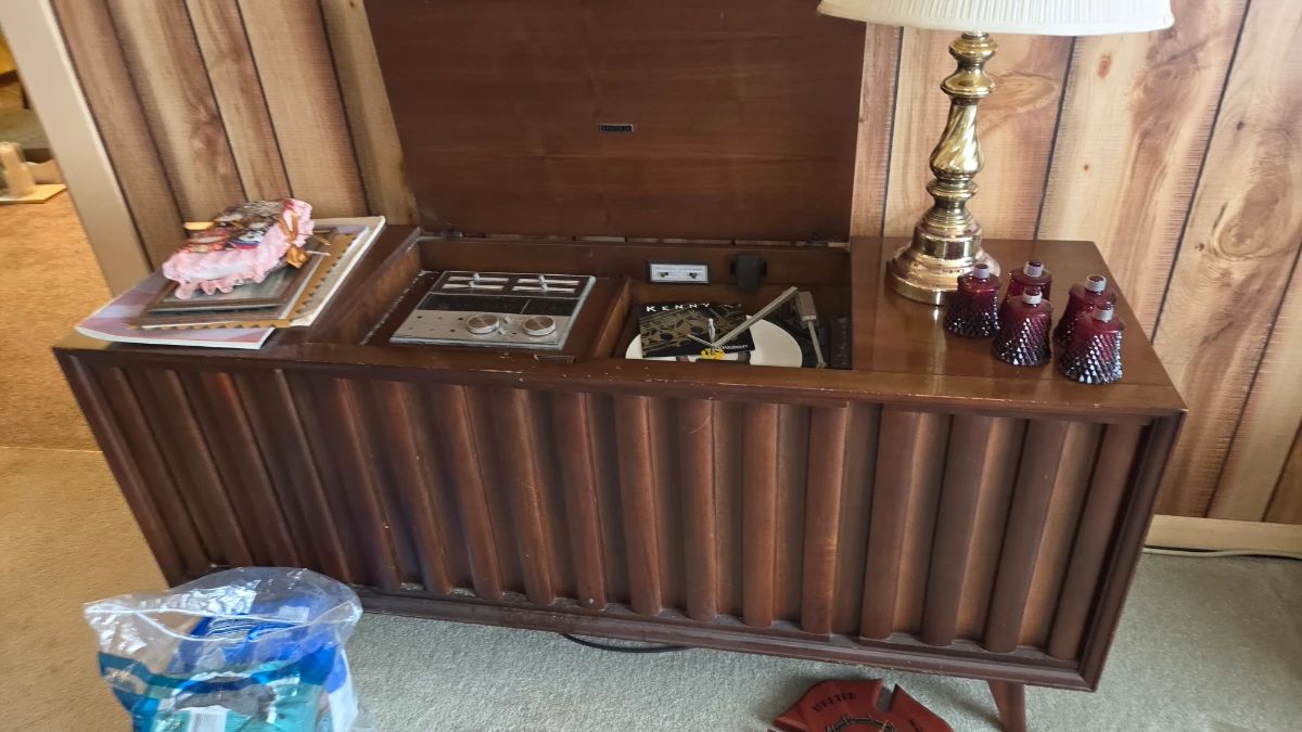 Working console stereo