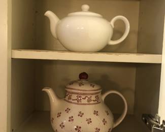 Bottom tea pot - vintage Laura Ashley "Petie Fleur" by Johnson Brothers